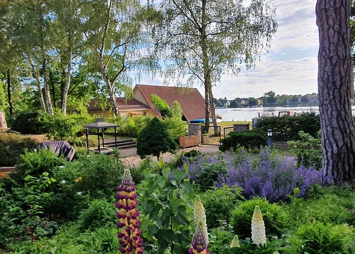 Ping Pong Hotel: Waldhotel am See Berlin-Schmöckwitz