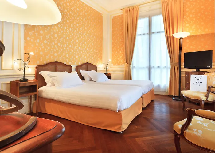 Hotel mit Tennis: Hotel Gounod Fully Renovated