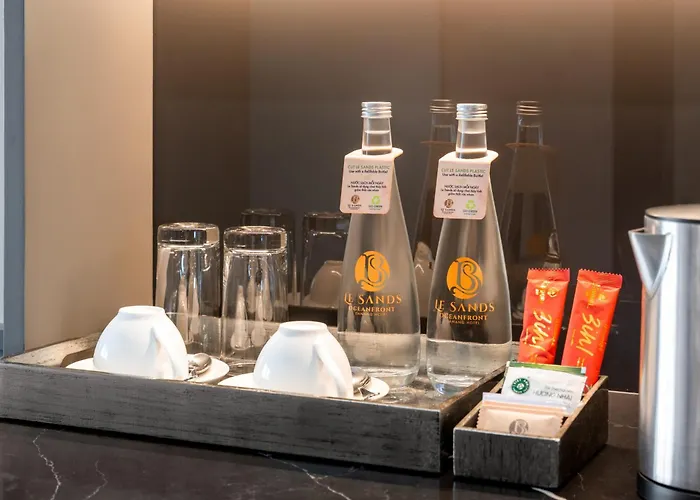 Hotel nahe College: Le Sands Oceanfront Danang Hotel