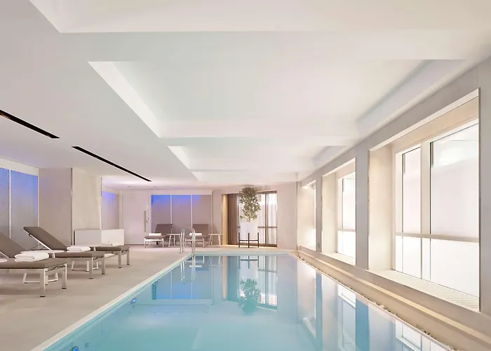 Park Plaza Riverbank