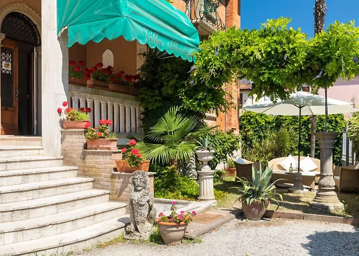 Günstiges Hotel: Villa Albertina