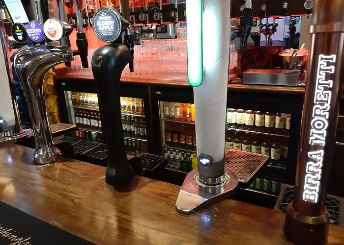 Hanover Hotel & Mccartney'S Bar