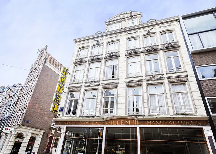 Quentin Arrive Hotel