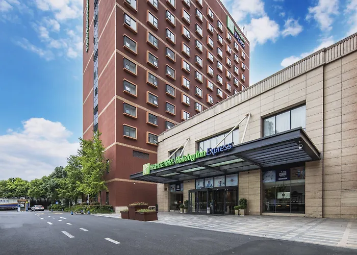 Günstiges Hotel: Holiday Inn Express Shanghai New Jinqiao By Ihg