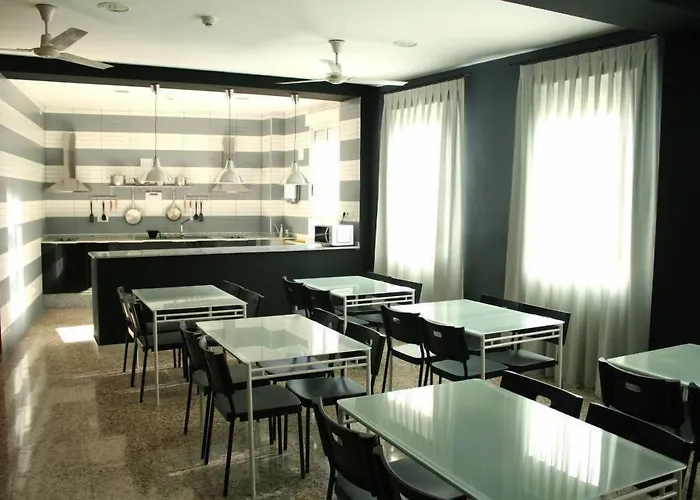 Quart Youth Hostel&Apartments