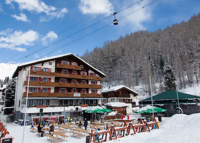Zentrales Hotel: Hotel The Larix Ski-In Ski-Out