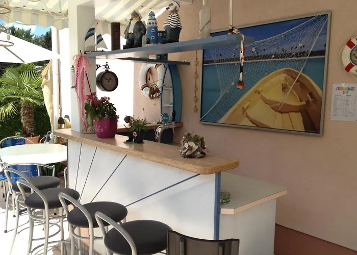 Golf Hotel: Happy Lake By Thomas Strugger