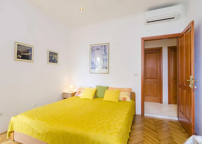 Rooms Lovrijenac