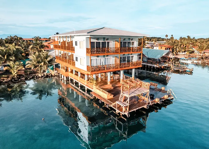 Herberge: Bambuda Bocas Town