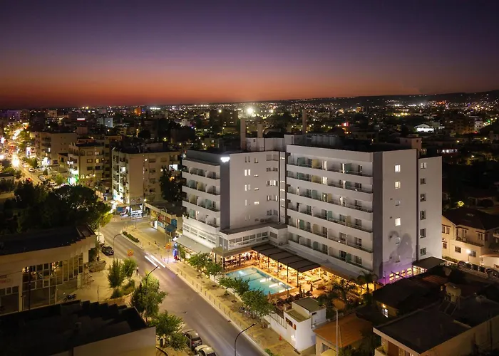 3 SterneHotel Pefkos City