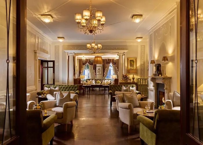Günstiges Hotel: Buswells Hotel