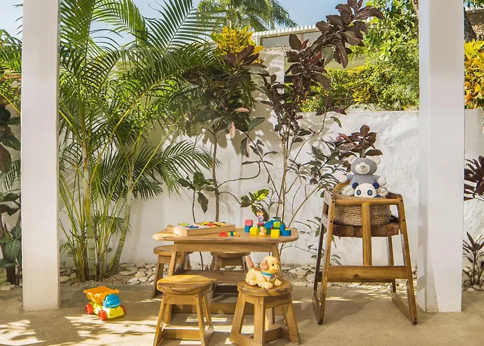  El Encuentro Surf Lodge