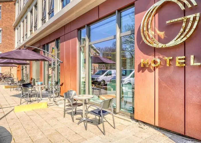 Hotel: Camp-Inn Hotel