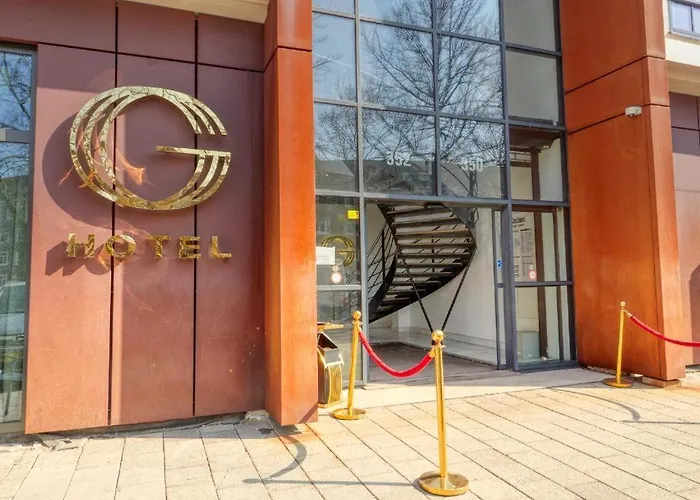 Hotel: Camp-Inn Hotel