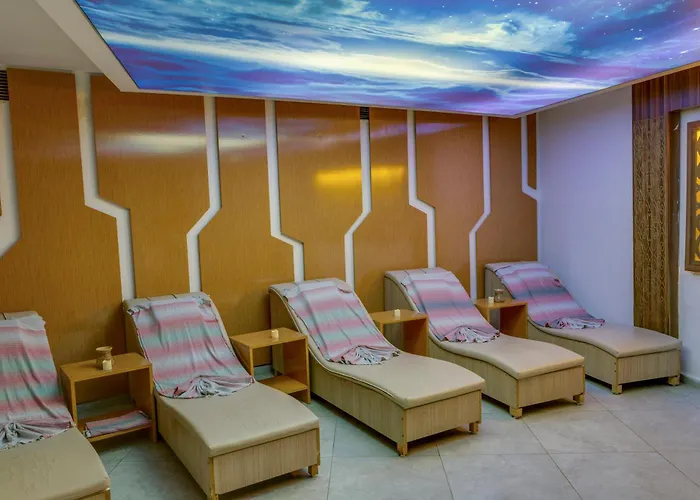 4-Sterne-Hotel: The Grand Blue Sky International