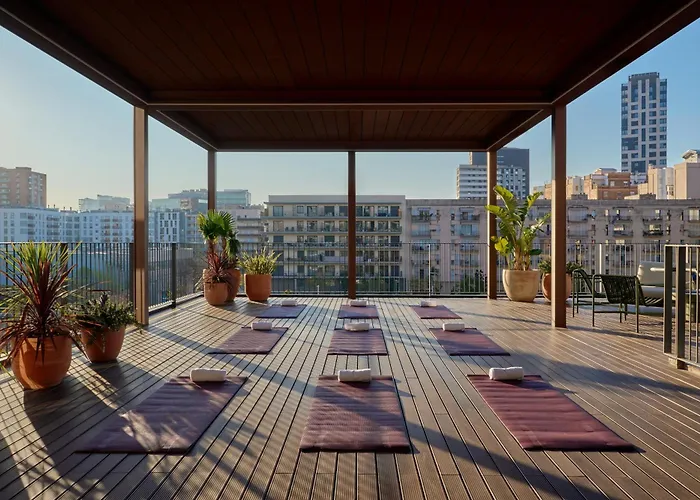 Social Hub Barcelona Poblenou Extended Stay