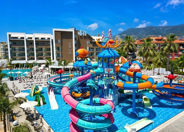 Blue Wave Suite Hotel