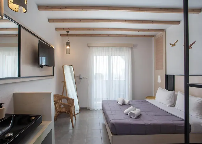 Alexander Studios & Suites - Adults Only