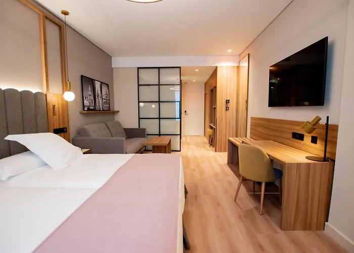 4-Sterne-Hotel: Hotel Giralda Center