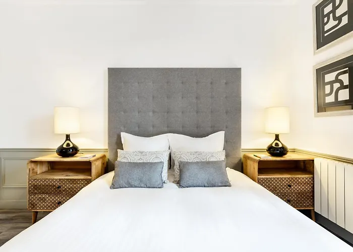 Ferienwohnungen Livinparis - Luxury 3 & 4 Bedrooms Montmartre I