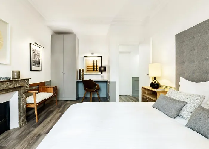 Ferienwohnungen Livinparis - Luxury 3 & 4 Bedrooms Montmartre I