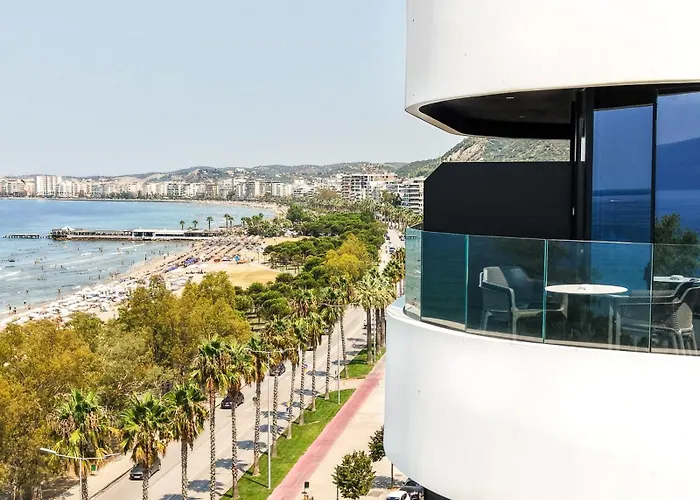 Yacht Hotel