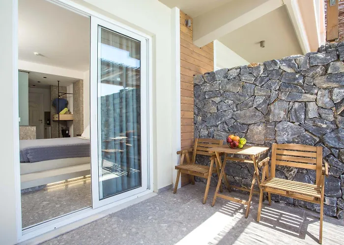 Dias Studios & Suites