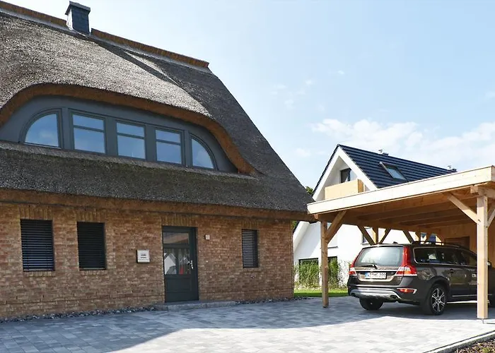 Exklusive Reetdach-Villa Ostseefrische