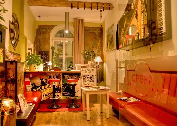 Herberge: OPERA Hostel