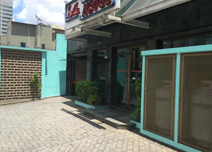 Hotel nahe College: Saville Hotel